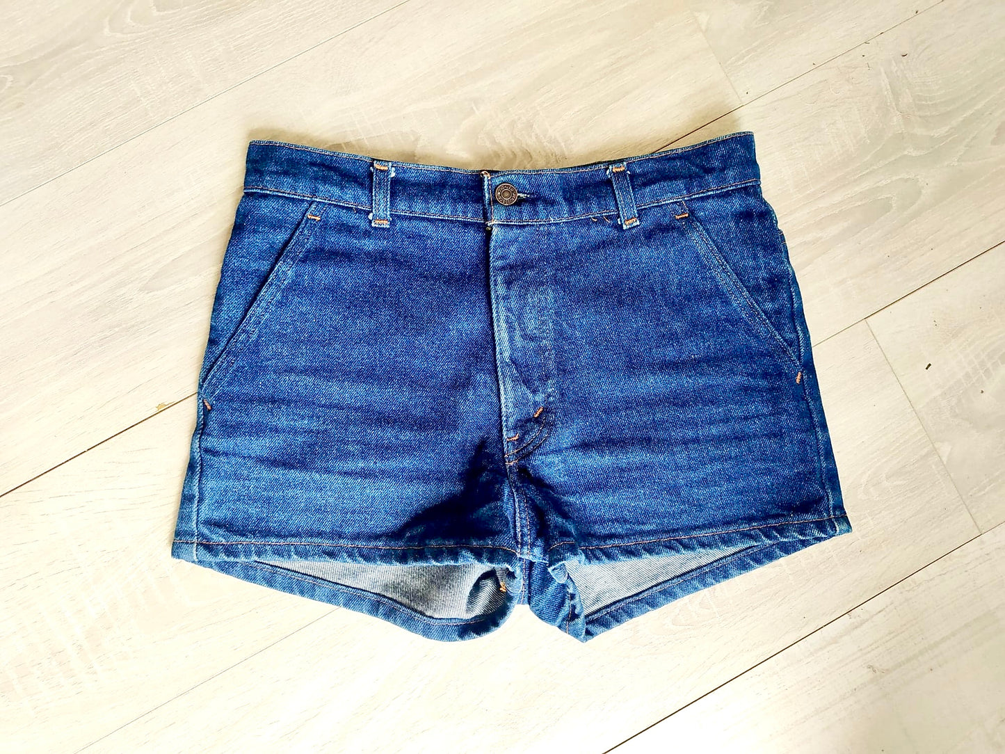Short LEVI'S