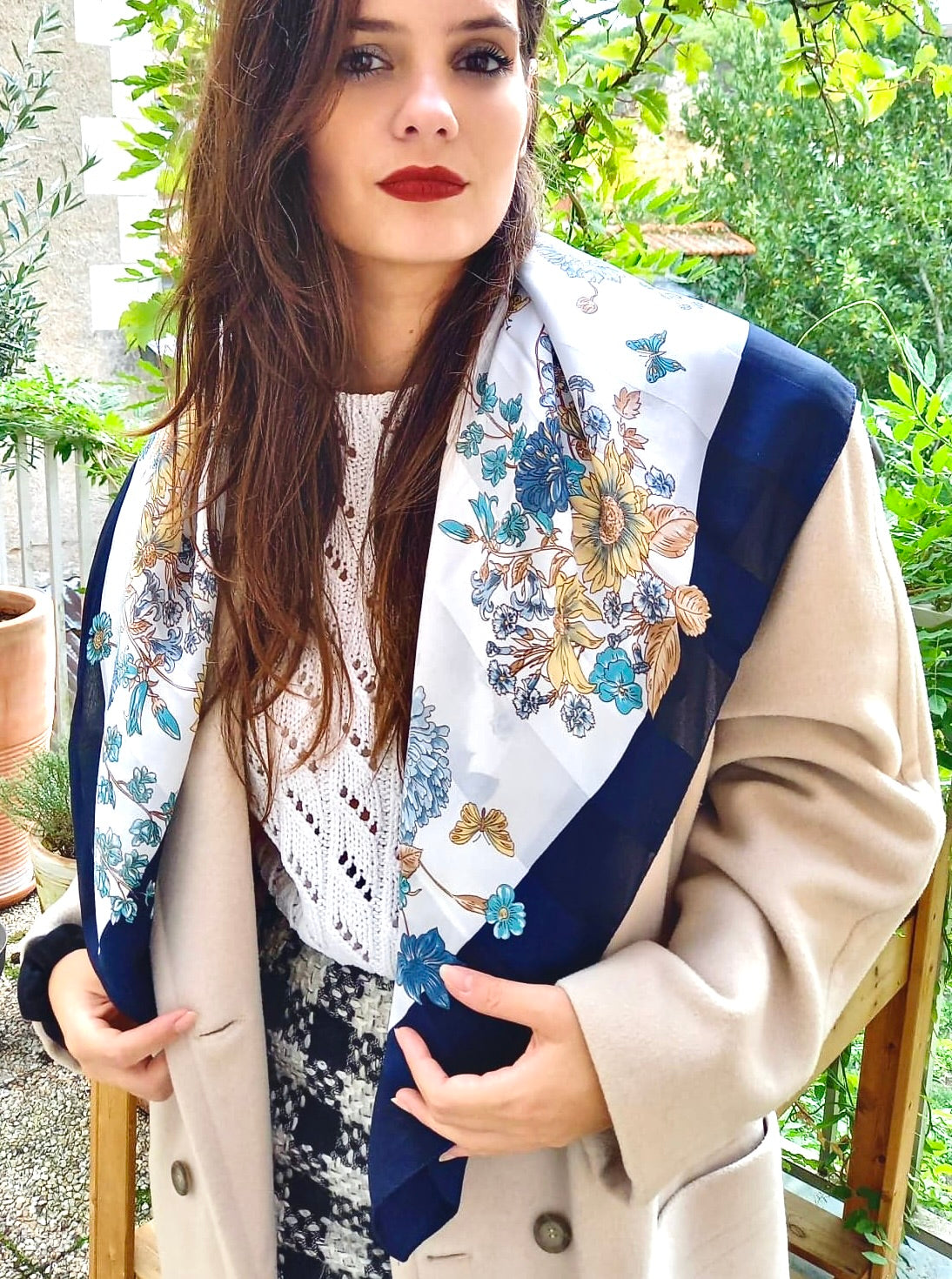Grand foulard fleuri blanc et bleu