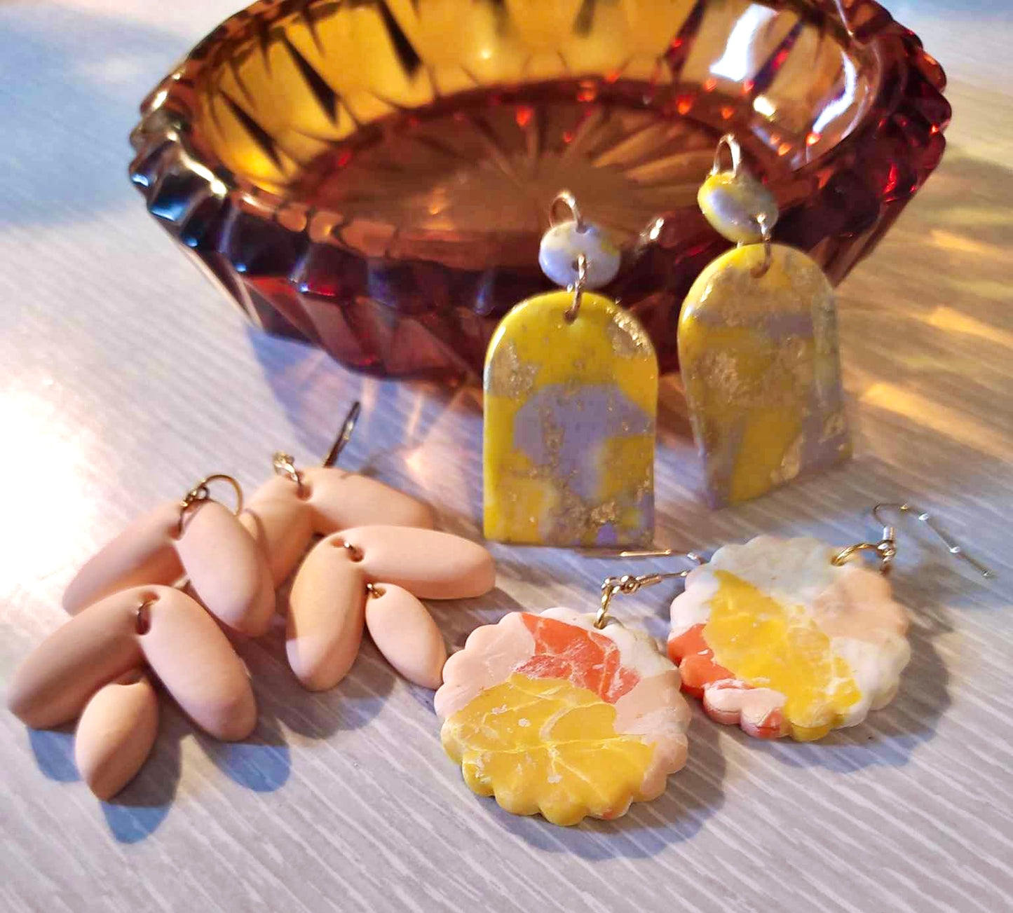 Boucles d'oreilles feuille couleur pêche