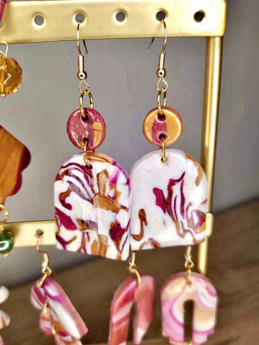 Boucles d'oreilles marbrées blanc doré orange et rose