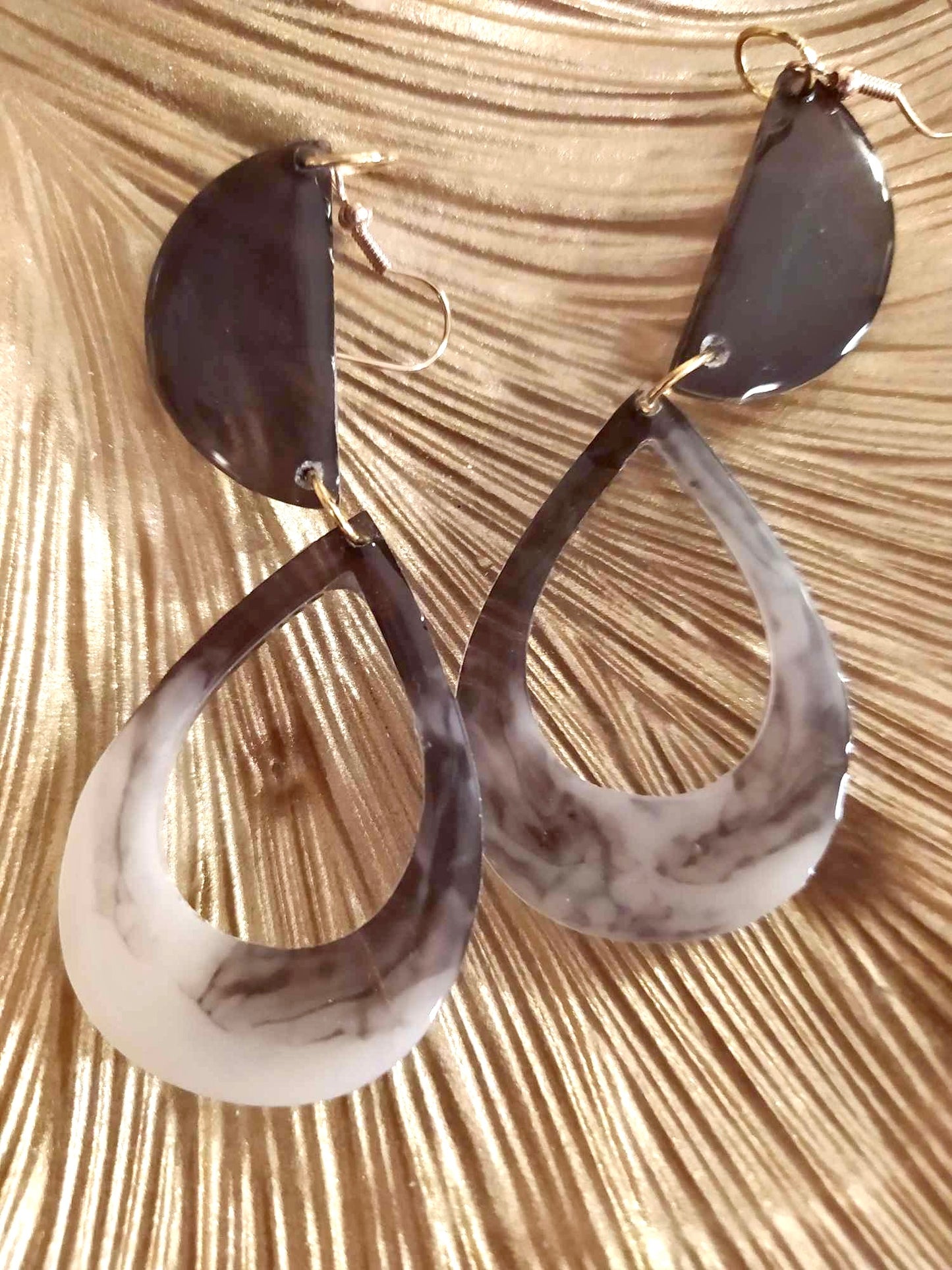Boucles d'oreilles gouttes d'eau noir et blanc