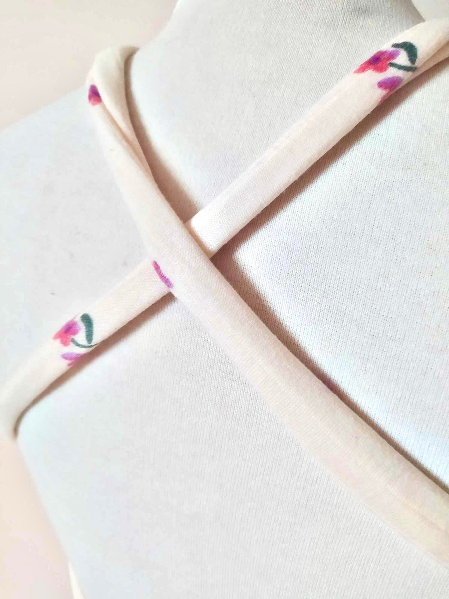 Top fait main dos nu molletonné fleuri
