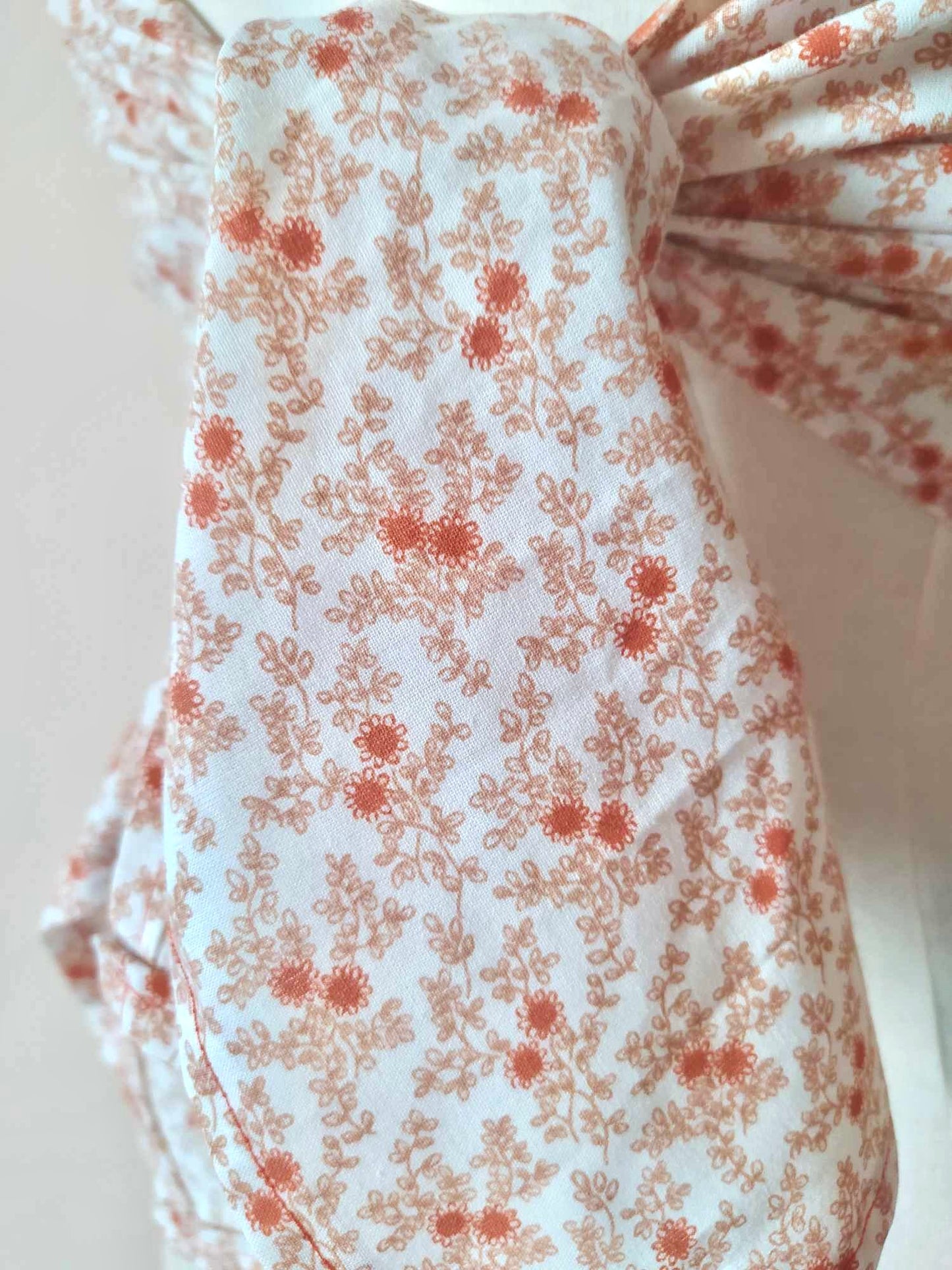 Top fait main dos nu petites fleurs oranges