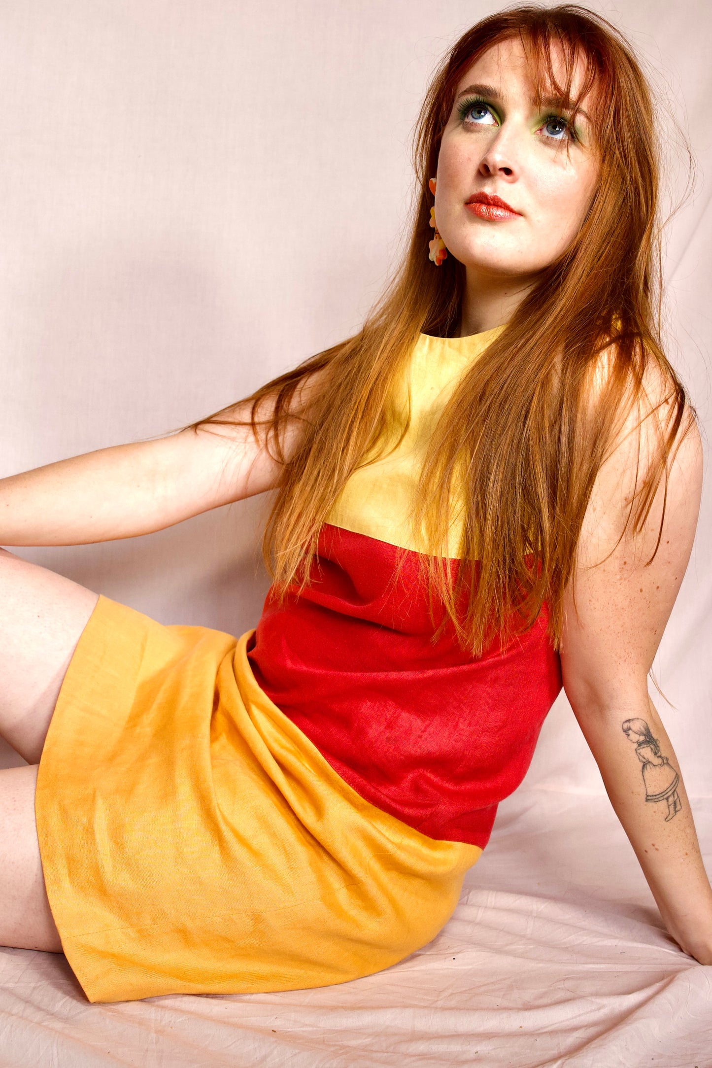 Robe rayée rouge-jaune-orange lin