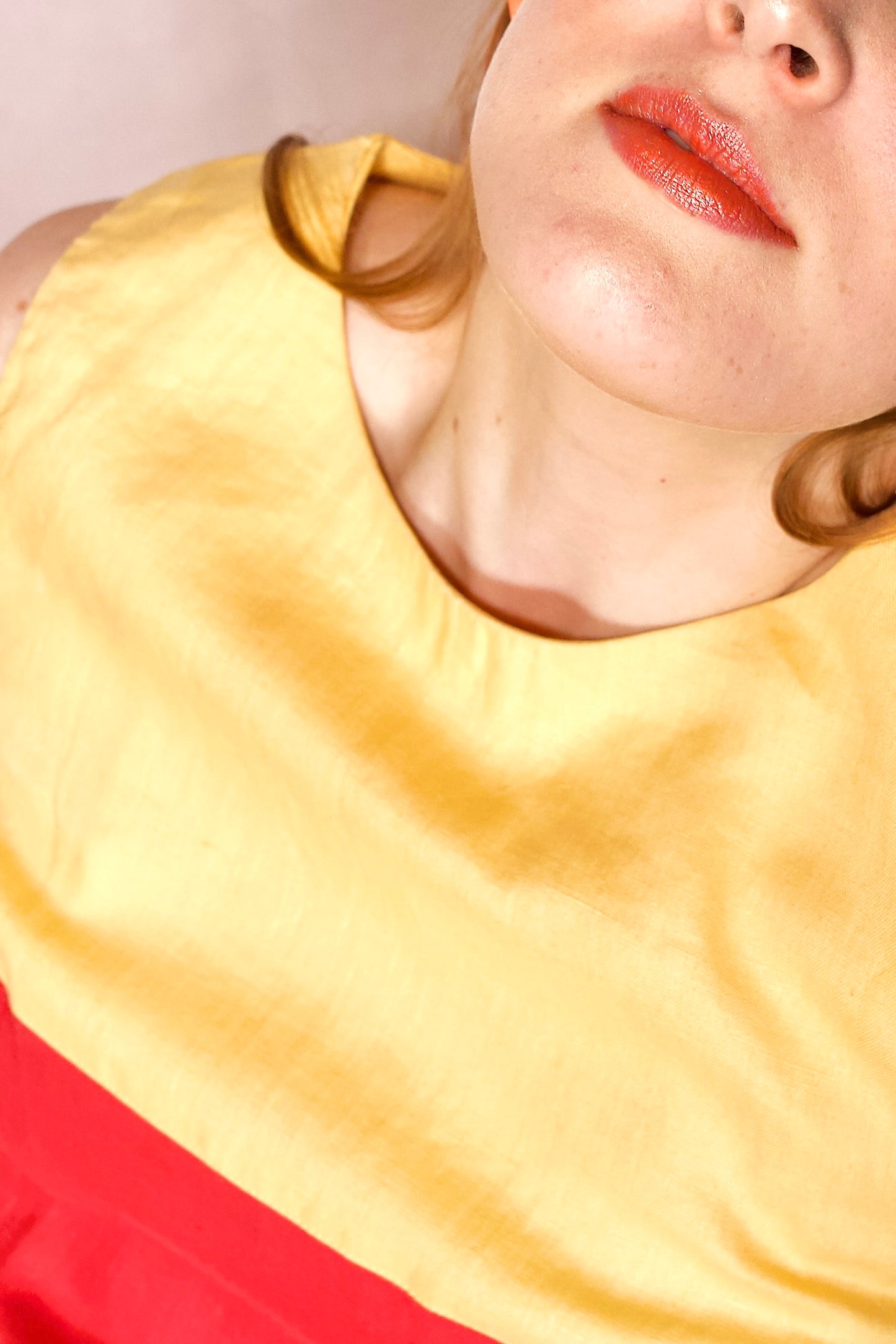 Robe rayée rouge-jaune-orange lin