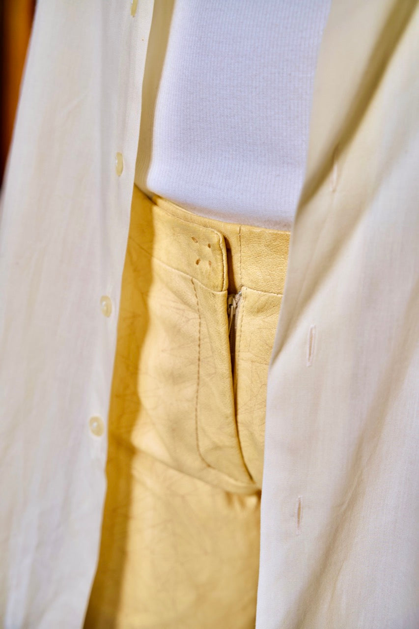 Chemise très large et fluide jaune très clair