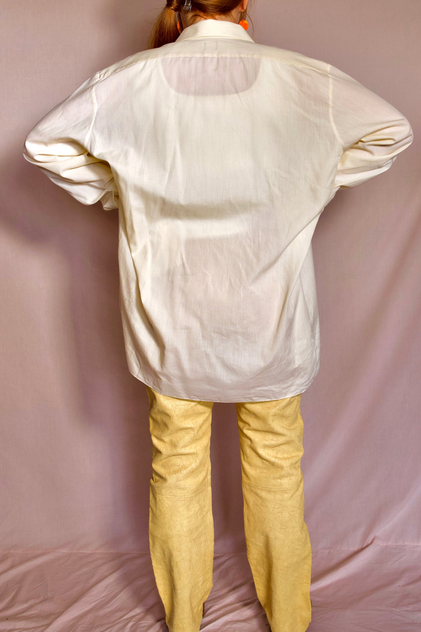 Chemise très large et fluide jaune très clair