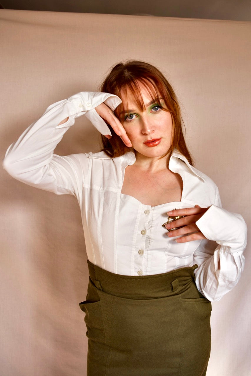 Chemise blanche décolletée