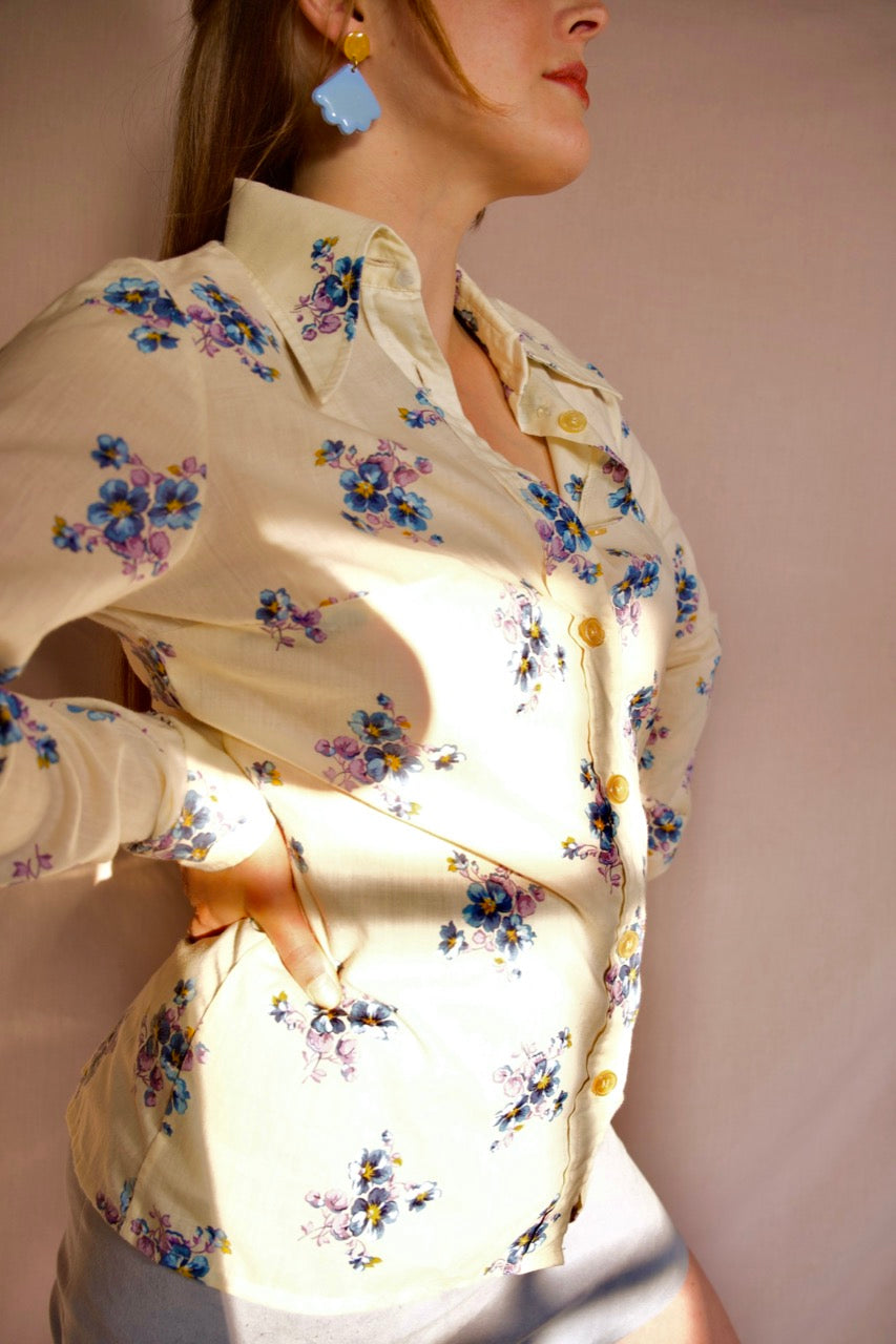Chemise vintage à fleurs col pointu sixties
