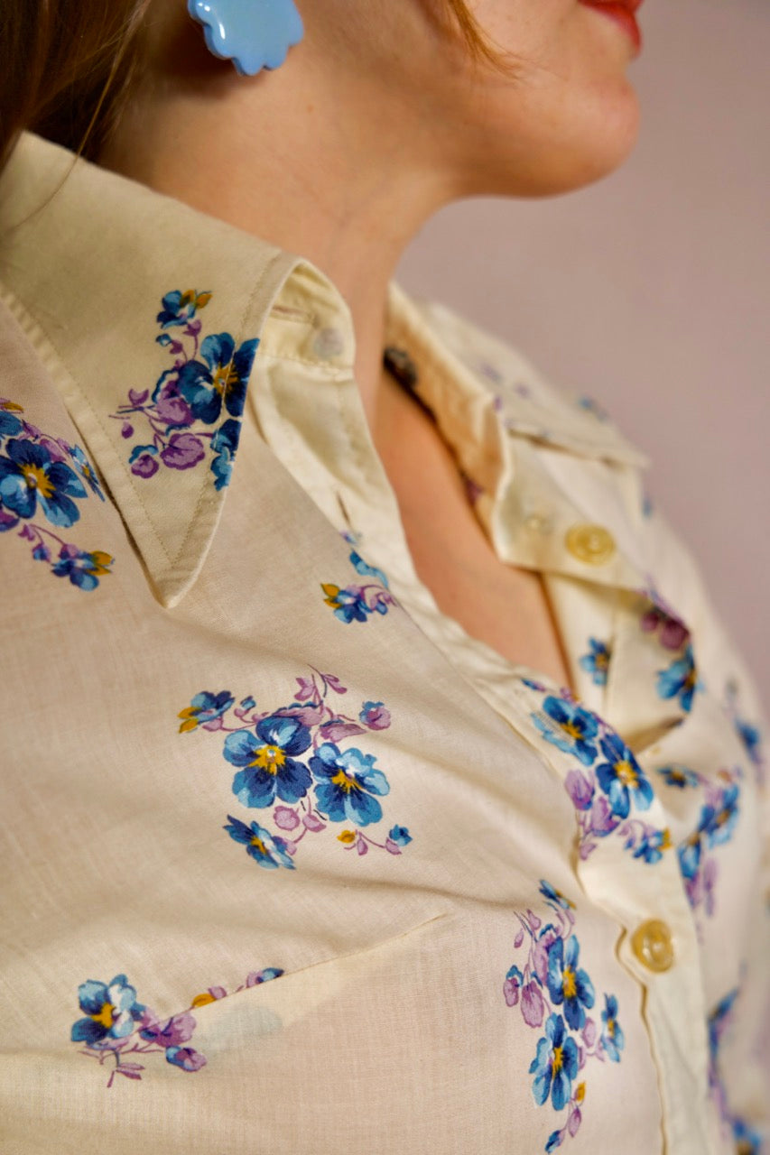 Chemise vintage à fleurs col pointu sixties