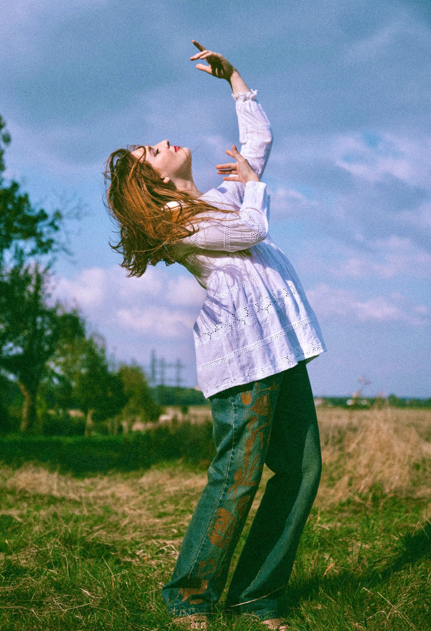 Jean pattes d'euh' fleurs velours