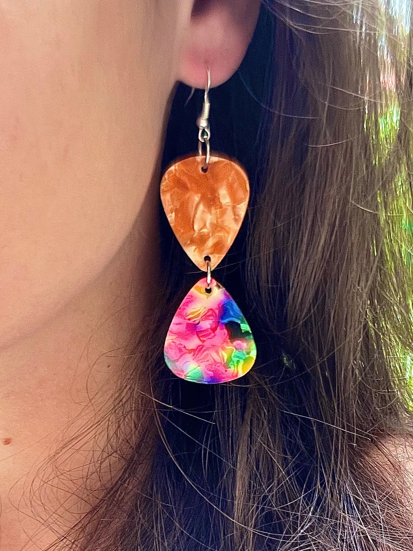 Boucles d’oreilles médiators orange irisé et marbré multicolore 🌈