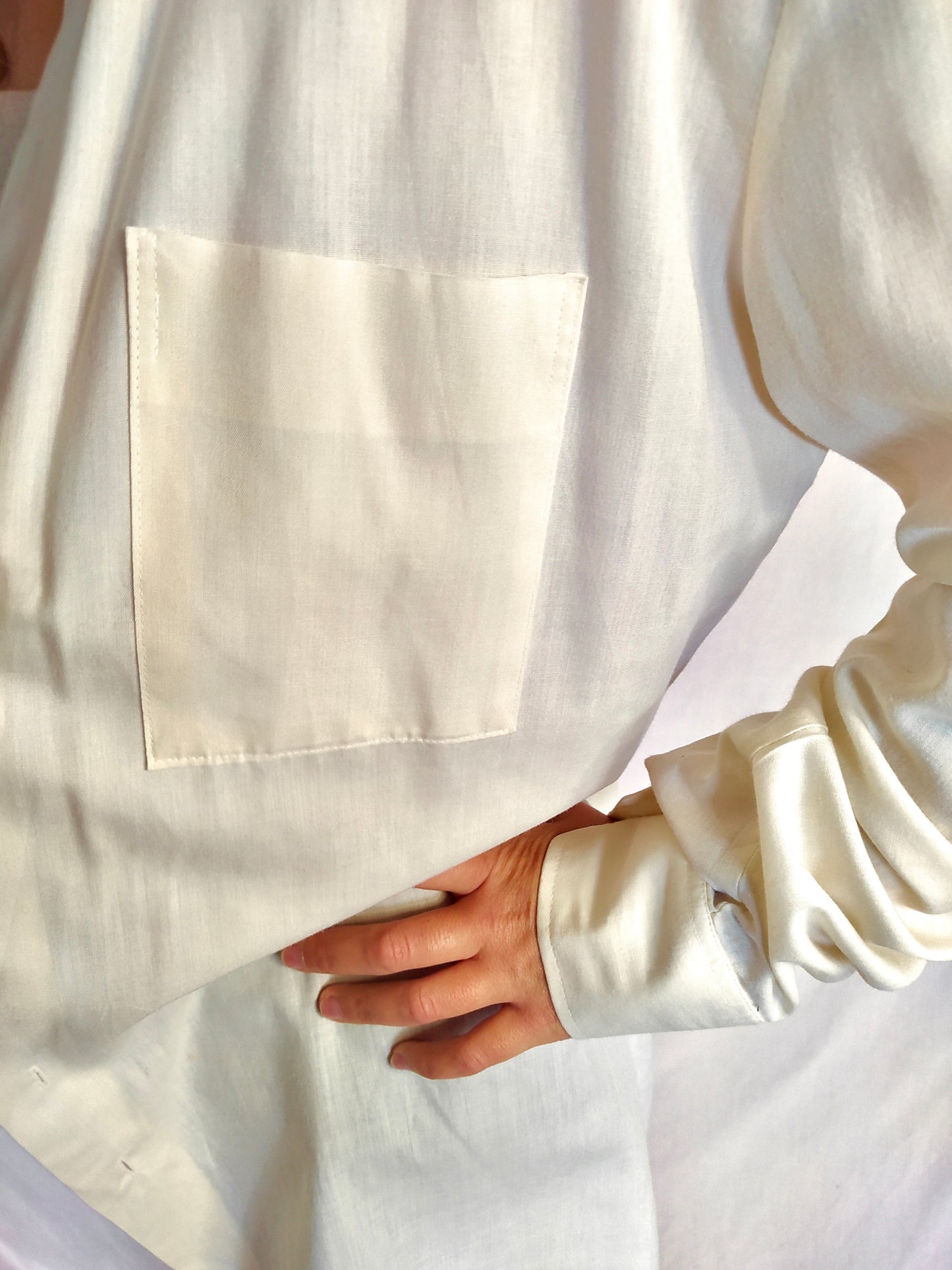 Chemise très large et fluide jaune très clair