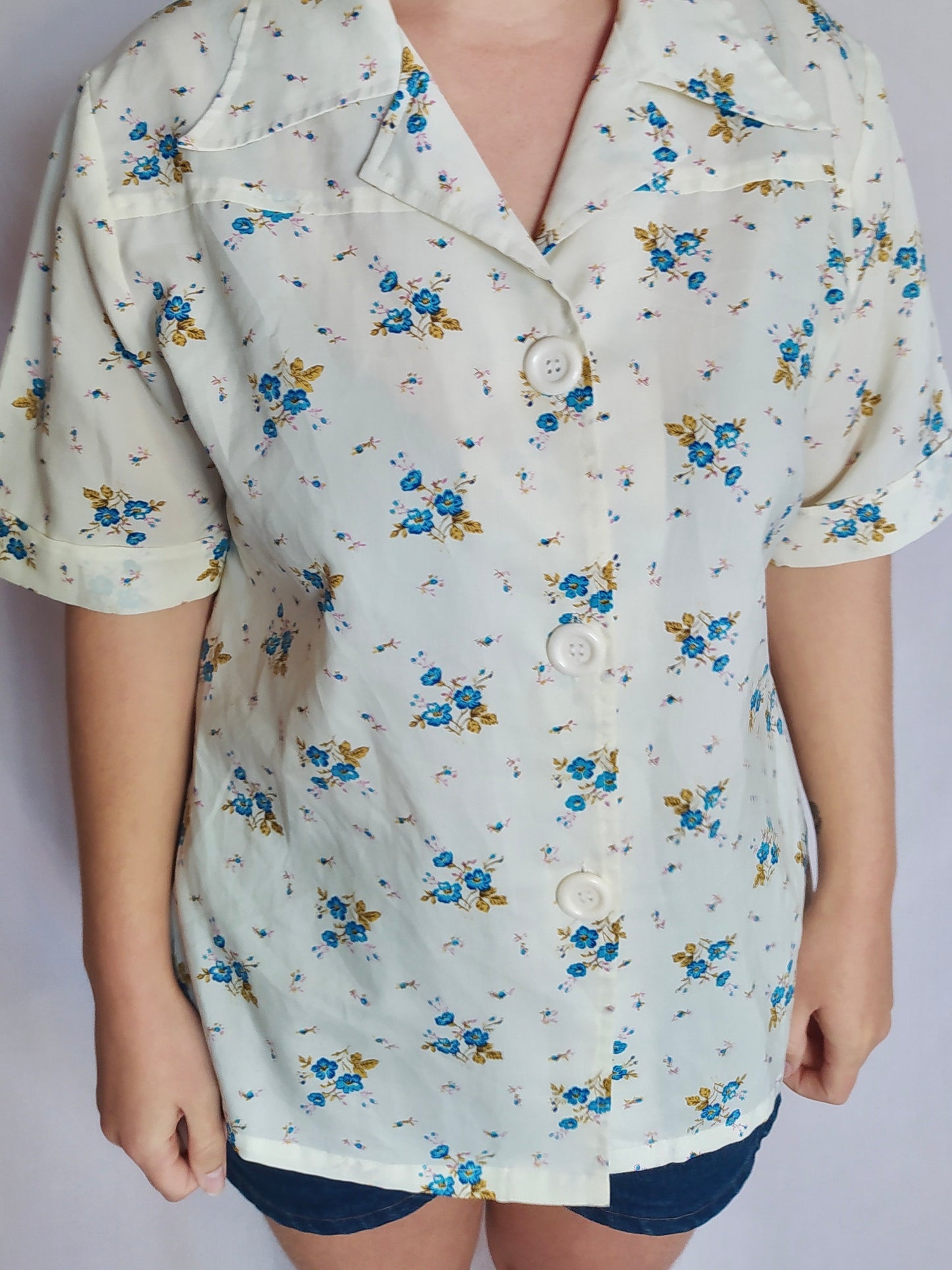 Chemise col pointu petites fleurs bleues