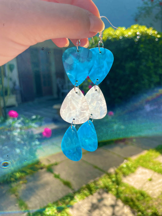 Boucles d’oreilles médiators bleu irisé et blanc nacré 🦋