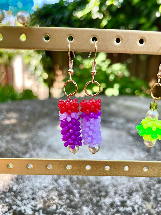 Boucles d’oreilles faites main perles violettes et rouges