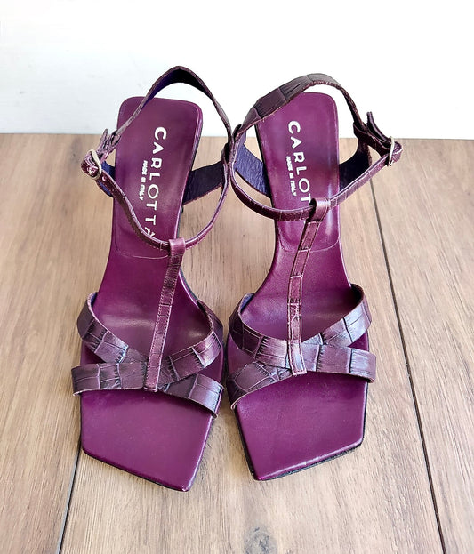 Sandales à talon violettes