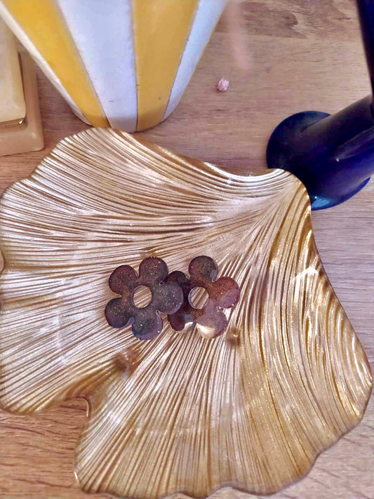 Boucles d'oreilles fleurs et fards bleus dorés