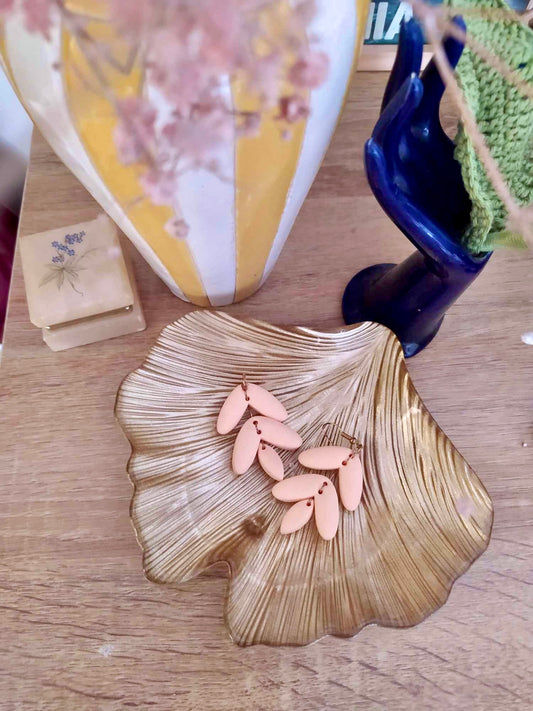 Boucles d'oreilles feuille couleur pêche