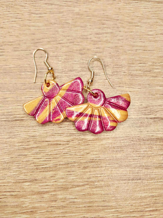 Boucles d'oreilles marguerites roses et dorées