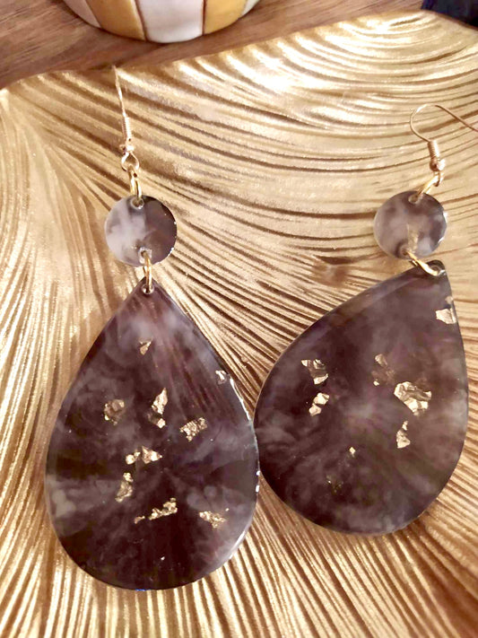 Boucles d'oreilles larme noire et blanche feuille d'or