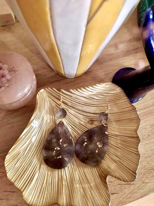 Boucles d'oreilles larme noire et blanche feuille d'or