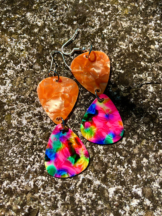 Boucles d’oreilles médiators orange irisé et marbré multicolore 🌈