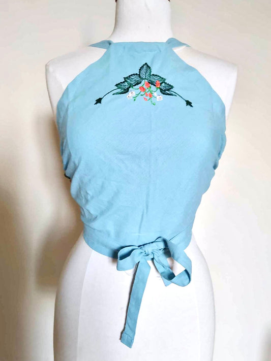 Top fait main bleu laçage dans le dos et broderie