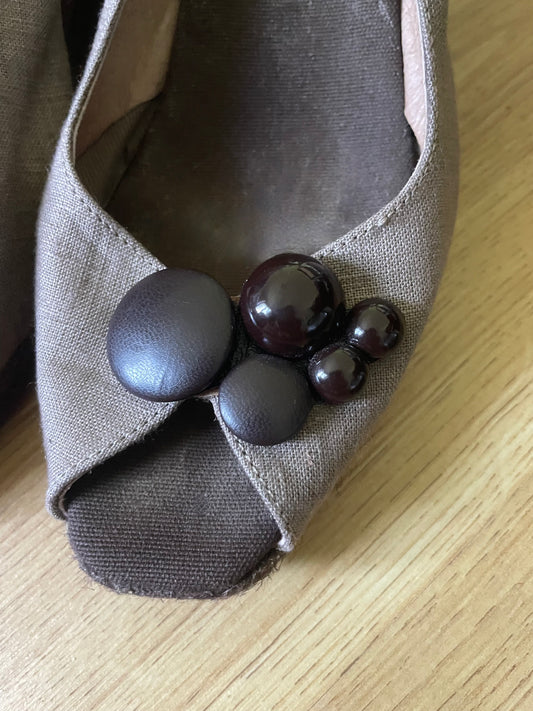 Chaussures à talons compensés cordes marron glacées