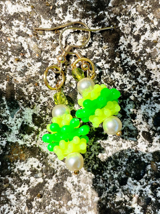 Boucles d’oreilles faites main jaune et vert fluo
