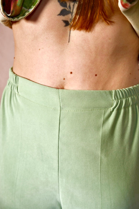 Pantalon vert clair cintré coupe droite