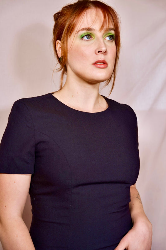 Robe coupe classique bleu marine moulante