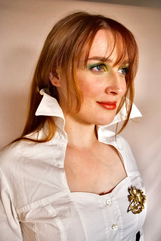 Chemise blanche décolletée