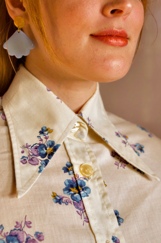 Chemise vintage à fleurs col pointu sixties