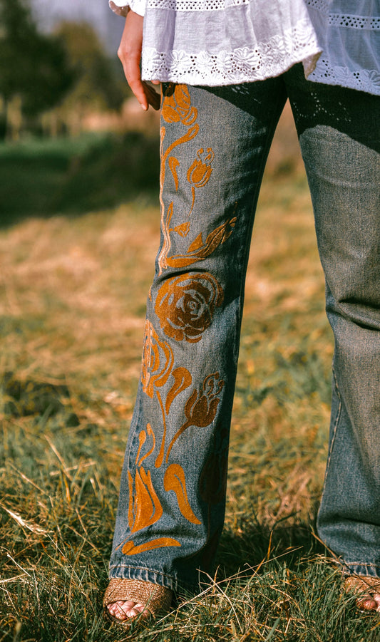 Jean pattes d'euh' fleurs velours