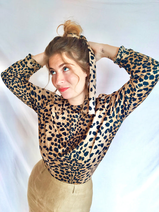 Top et étole léopard