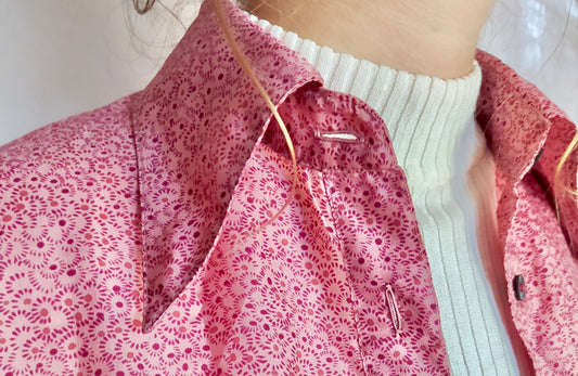 Chemise sixties rose col pointu