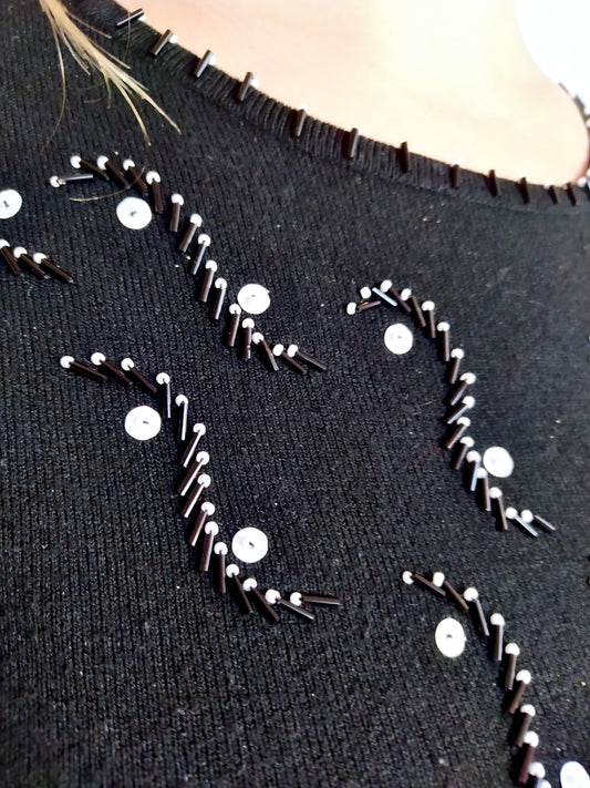 Pull manches longues noir perles argentées