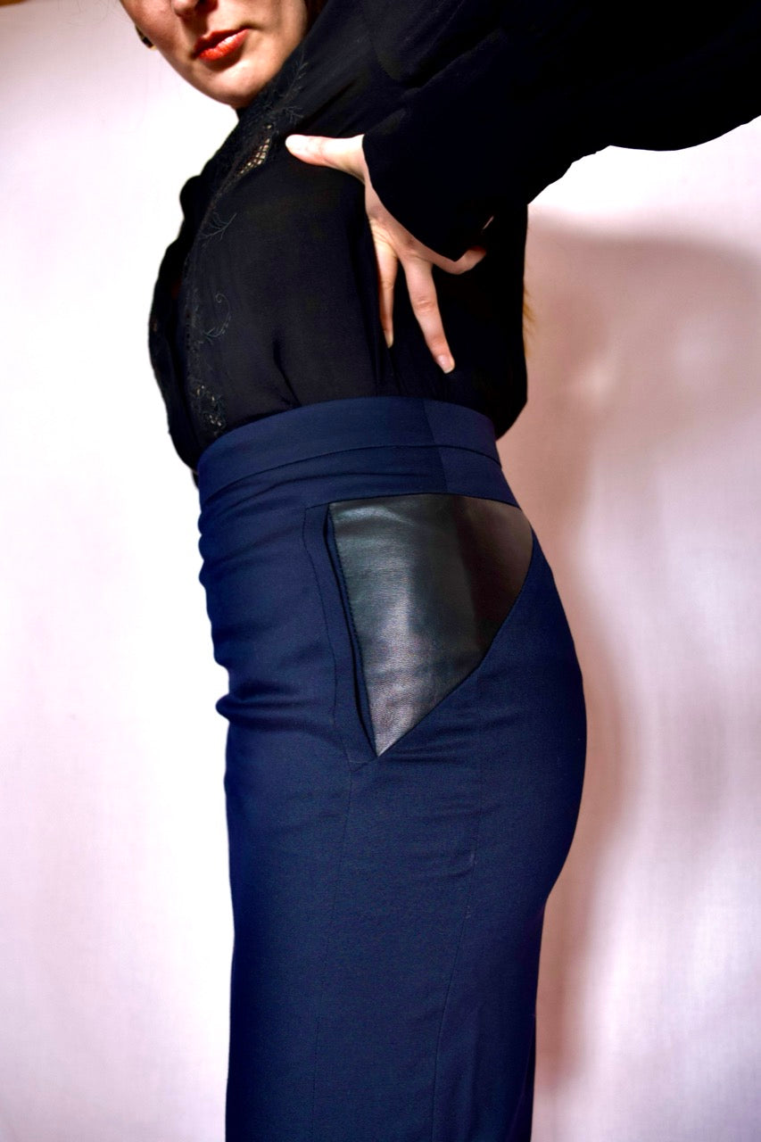 jupe bi matière the kooples cuir agneau laine boutique vintage seconde main occasion bleu marine taille haute cintrée moulante tube longueur genoux pas cher marque