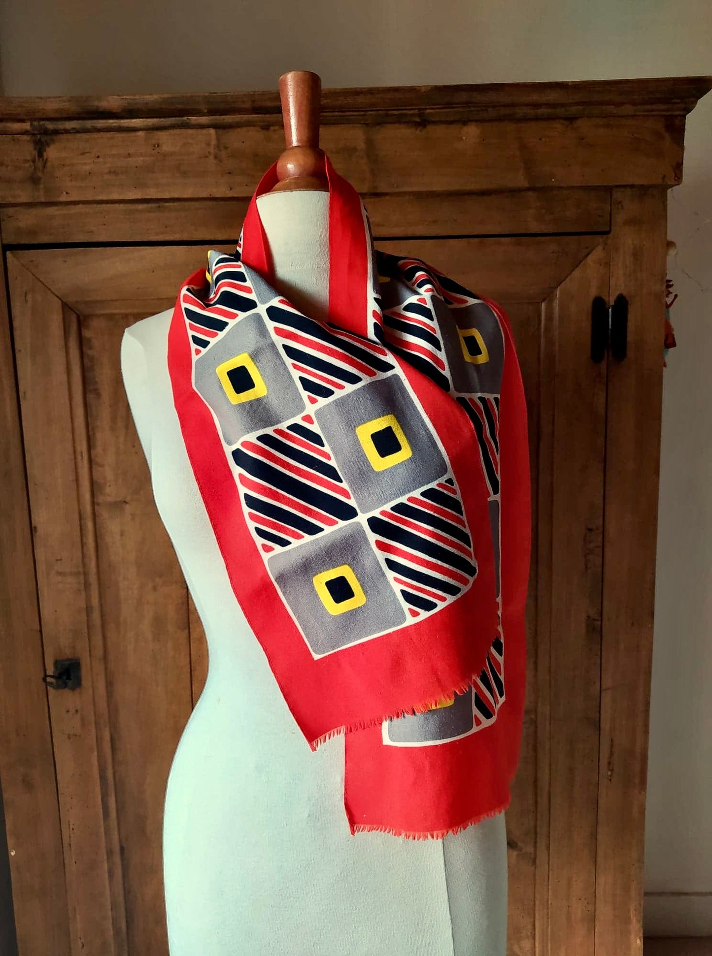 Foulard vintage rouge et jaune