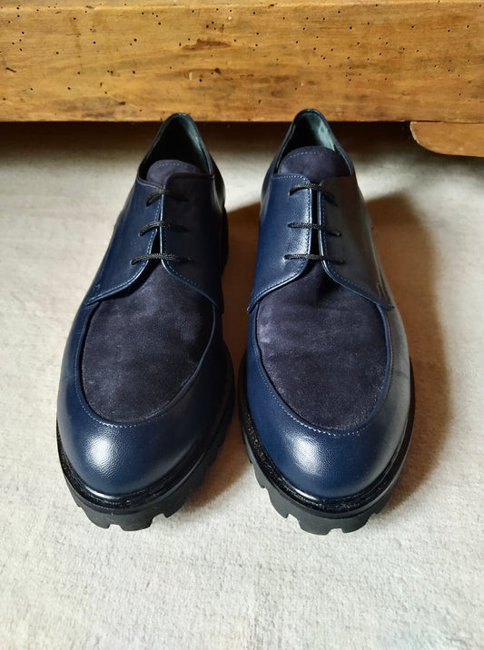 chaussures de ville femme derbies marque carel cuir nubuck bleu marine occasion moins cher taille 40 pret a porte femme seconde main accessoires hiver semelle crantées epaisse lacet neuves neuf pas cher