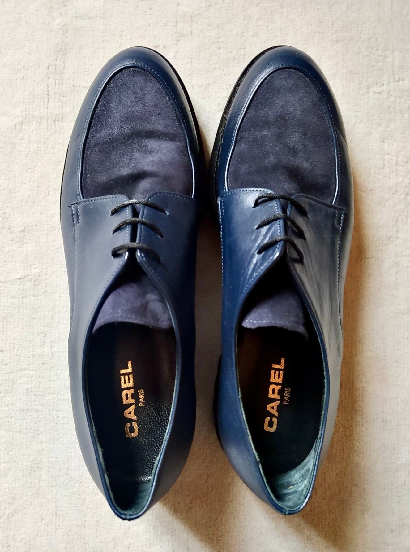 chaussures de ville femme derbies marque carel cuir nubuck bleu marine occasion moins cher taille 40 pret a porte femme seconde main accessoires hiver semelle crantées epaisse lacet neuves neuf pas cher