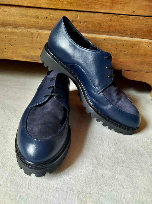 chaussures de ville femme derbies marque carel cuir nubuck bleu marine occasion moins cher taille 40 pret a porte femme seconde main accessoires hiver semelle crantées epaisse lacet neuves neuf pas cher